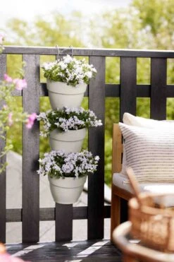 Elho Vibia Campana Vertical Forest Zijdewit -Tuin & Terras Verkoopwinkel elho vibia campana vertical forest zijdewit 1023x1536 6218b3e29a7d3 l