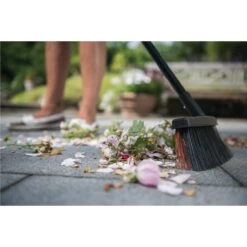 Fiskars Solid Bezem M -Tuin & Terras Verkoopwinkel fiskars solid bezem m 1024x1024 6218b2de64c84 l